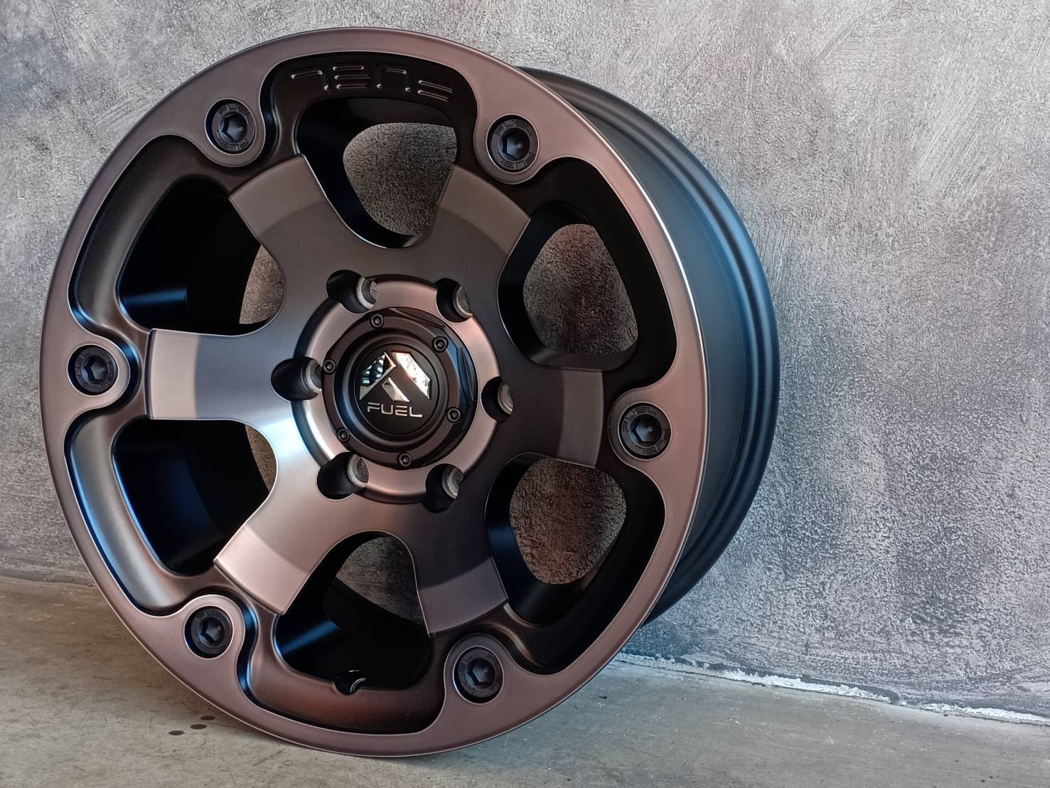FUEL-BEAST 16X8 6X139.7 0 108 BLACK/MACHINED DDT