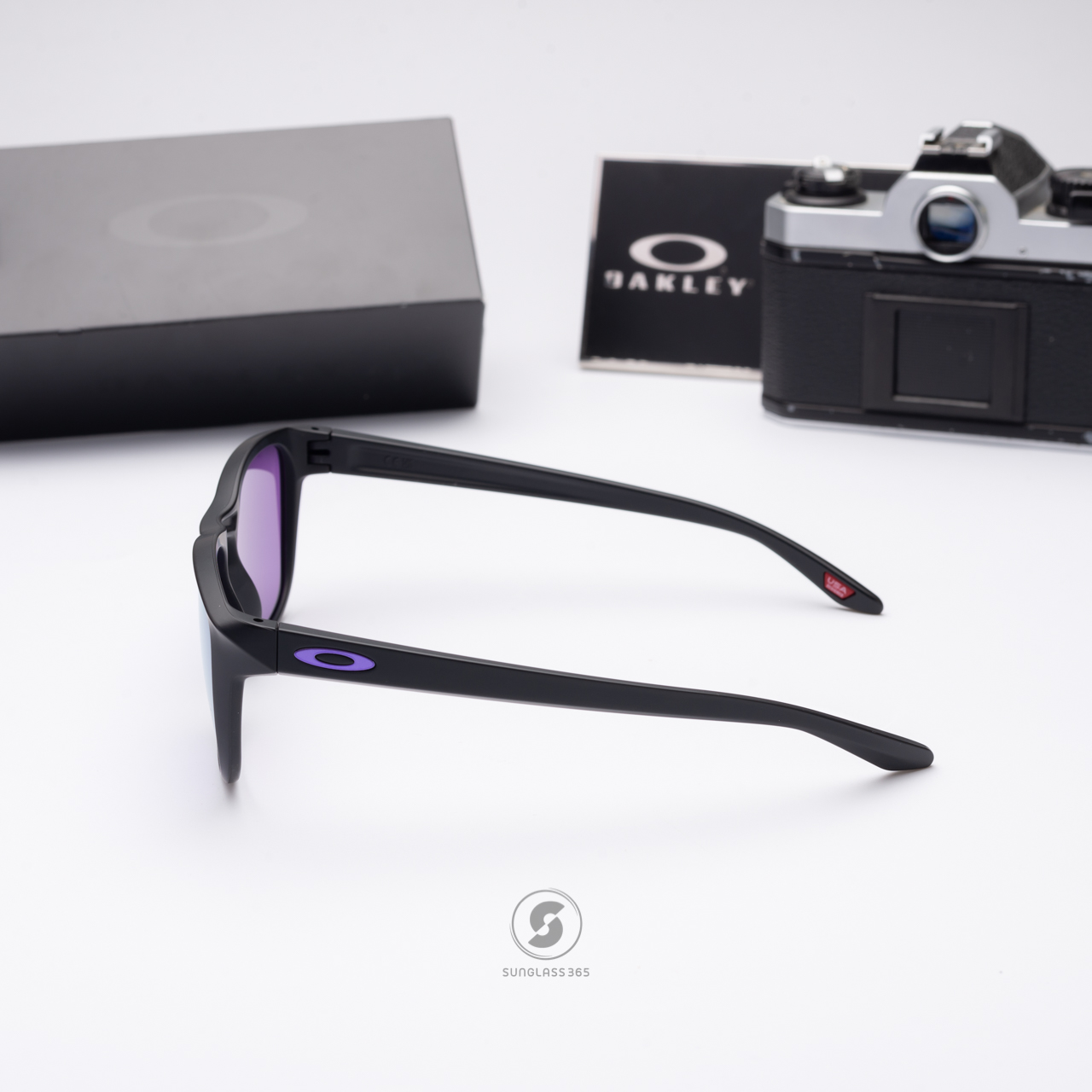 OAKLEY MANORBURN OO9479-03 Matte Black Prizm Violet
