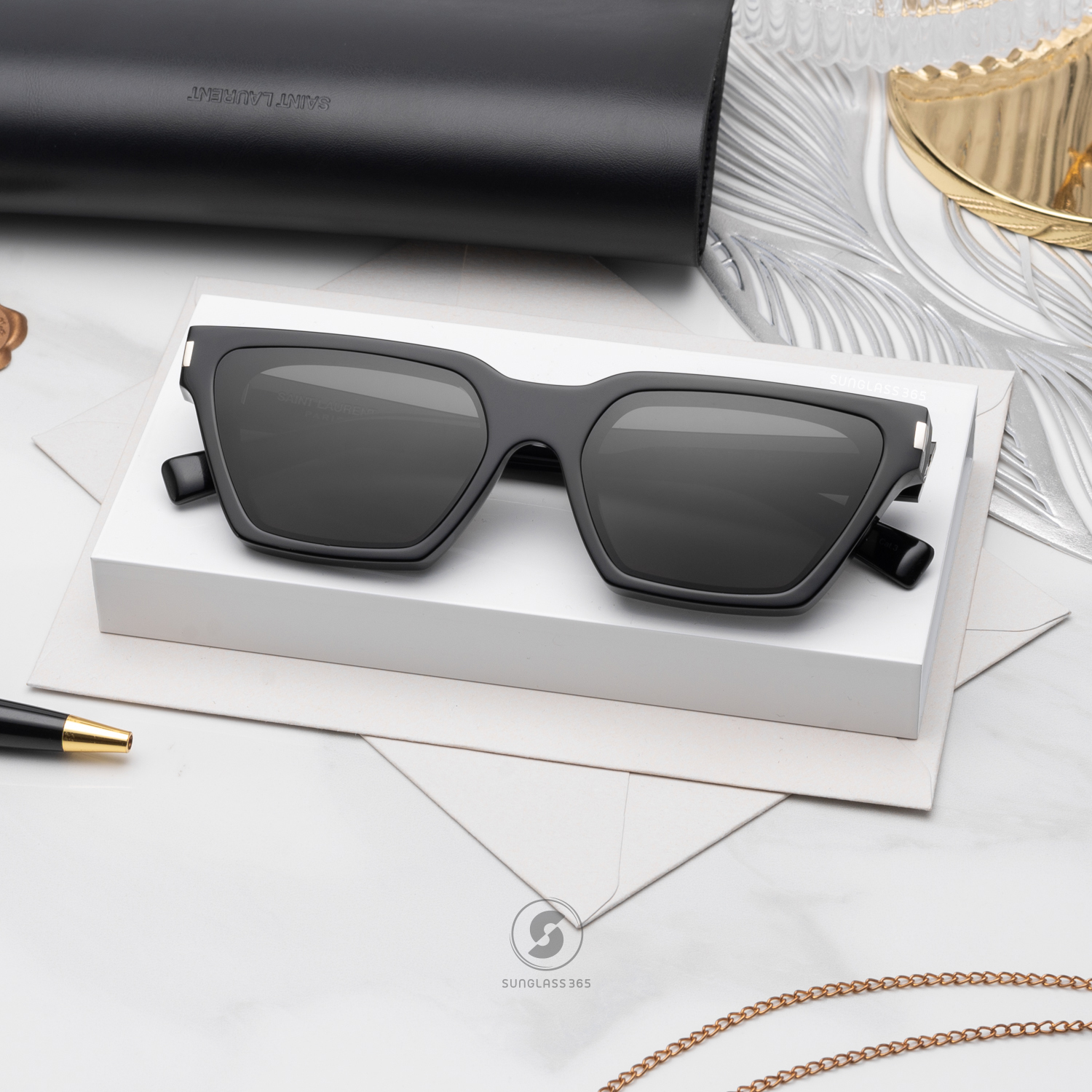 แว่นกันแดด YVES SAINT LAURENT CALISTA SL633 001