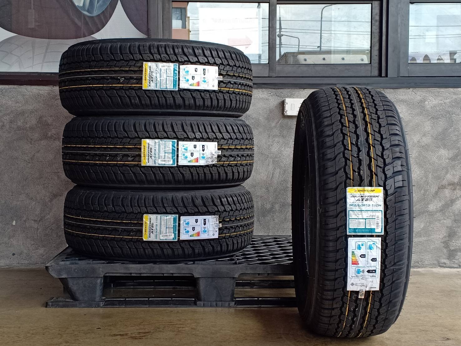 DUNLOP 265/60R18 GRANDTREK AT25 110H (ตัวหนังสือดำ) MADE IN THAILAND