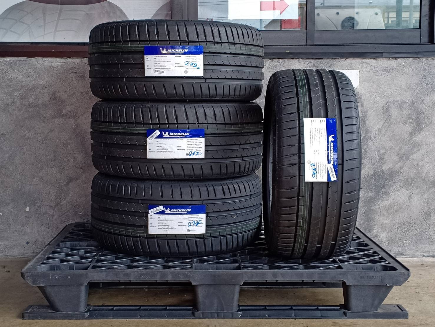MICHELIN PILOT SPORT 4ST 235/40ZR18 ปี20