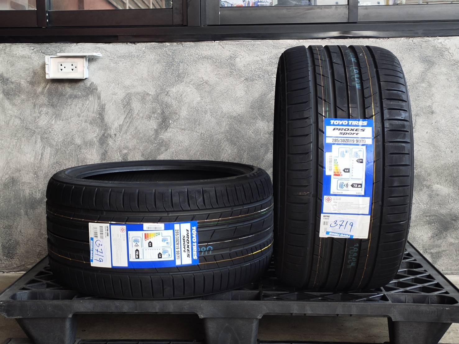 TOYO PROXES SPORT 285/30ZR19