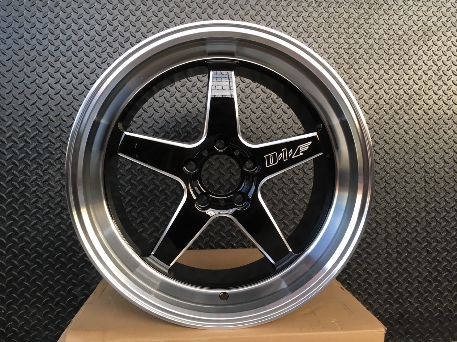 ล้อลายใหม่ D1SF MODEL D1F 18