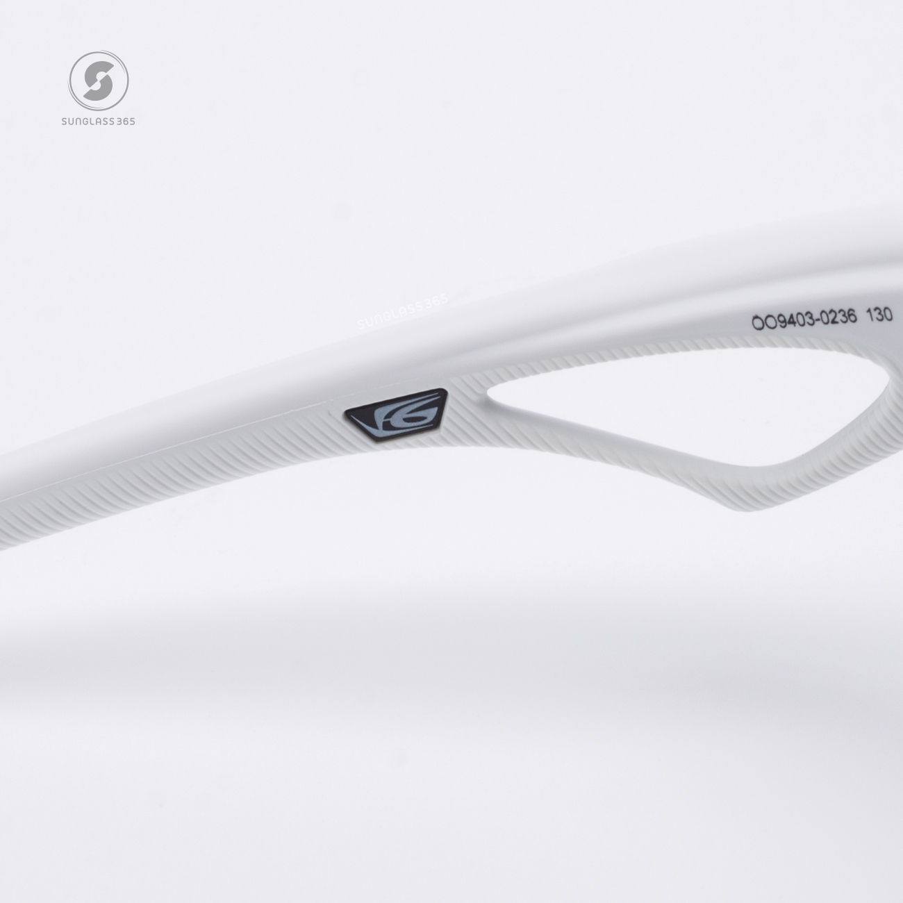 OAKLEY Sphaera OO9403-02 Matte White Prizm Sapphire Polarized