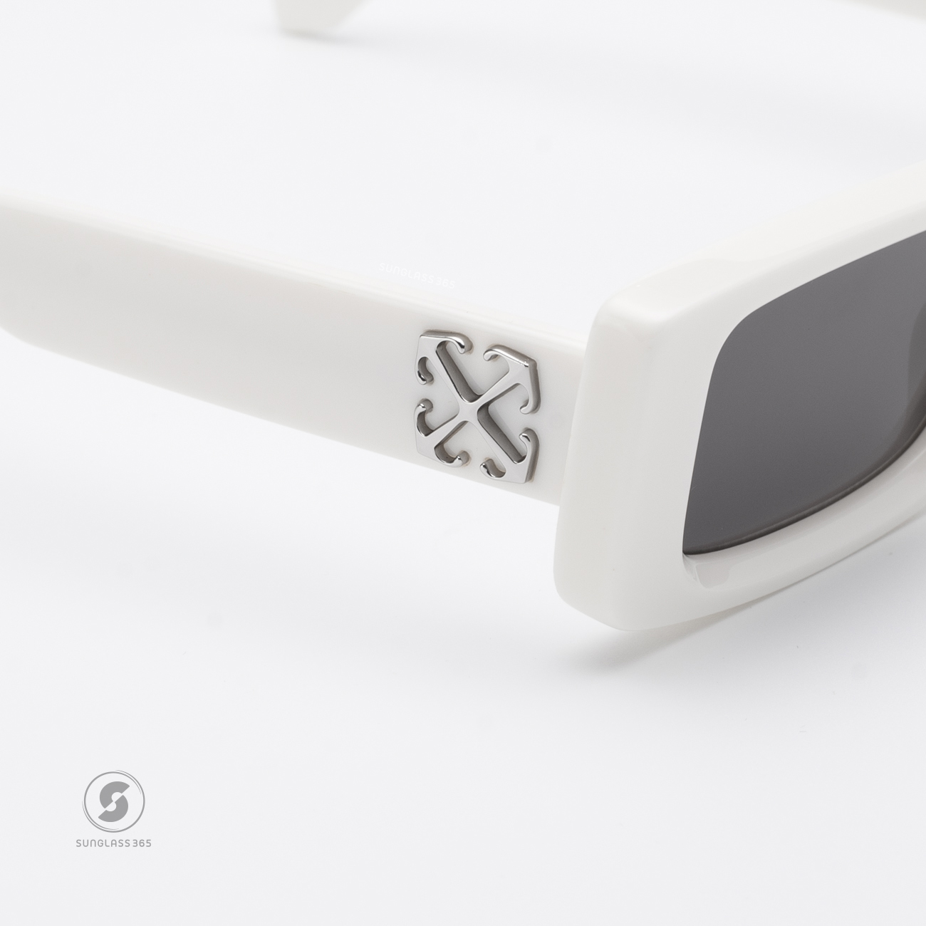 แว่นกันแดด Off-White OERI127 0107