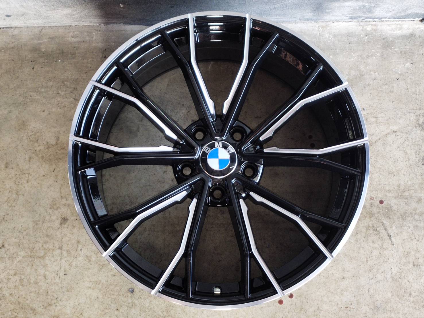 ล้อลายใหม่ ใส่ BMW