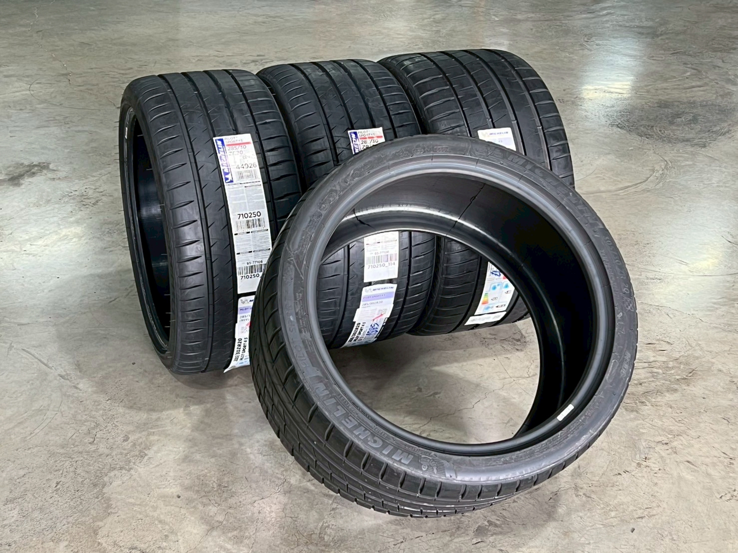 MICHELIN PILOT SPORT 4S ขอบ20 ทุกขนาดราคาพิเศษ