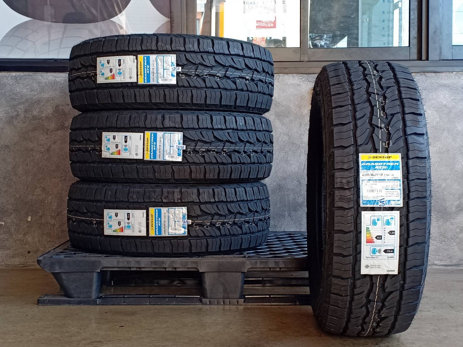 DUNLOP 255/60R18 GRANDTREK AT5 112H XL MADE IN THAILAND