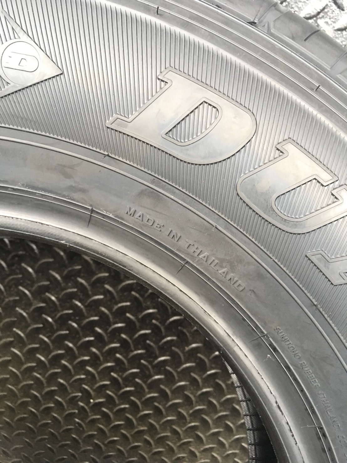 DUNLOP VANTREK V1 PLUS 225-75-15 เส้น 7000 ปี18 ซื้อ2แถม2 จ่าย 14000 ได้ 4เส้น ปี18