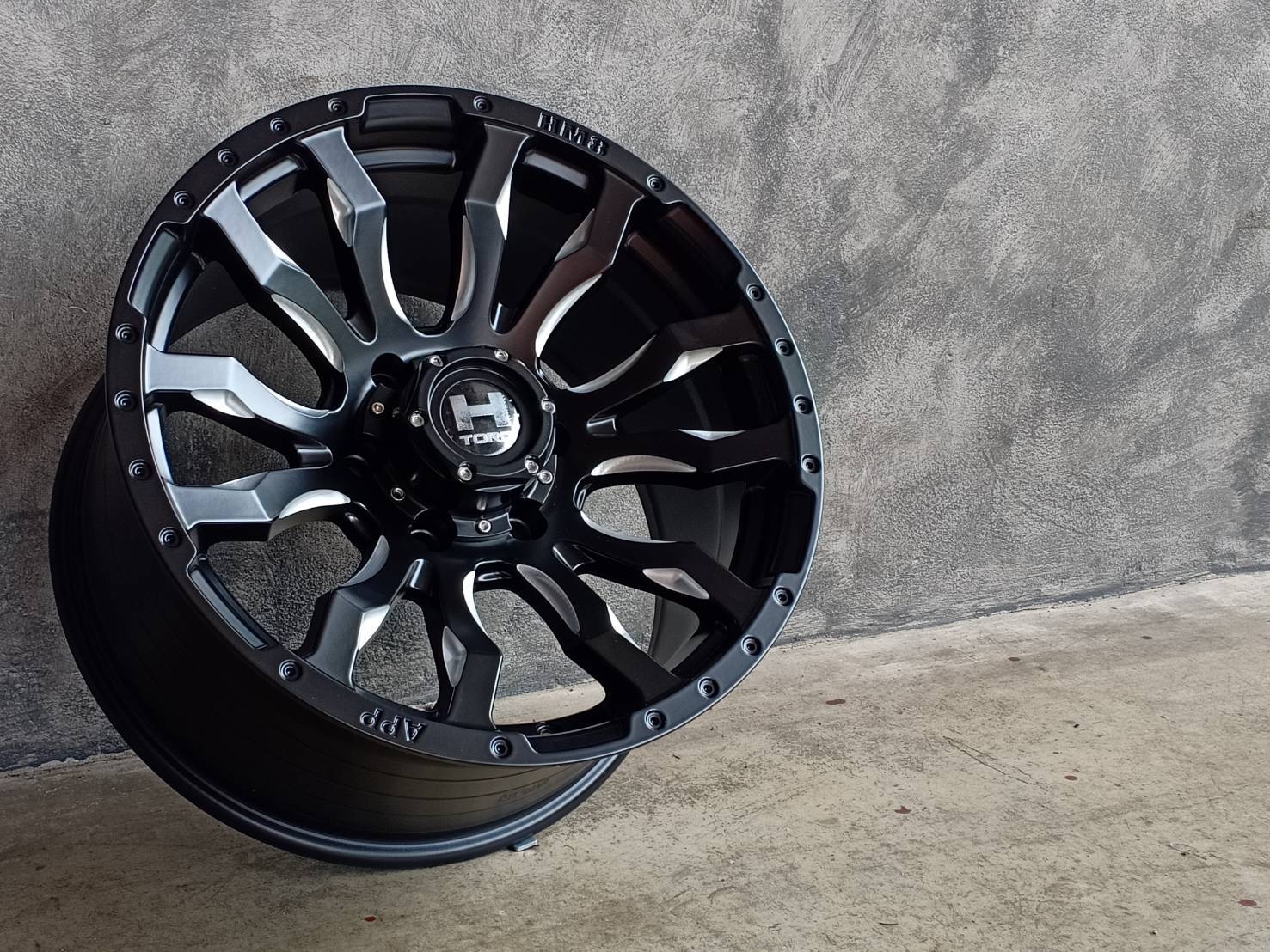 HM8 18X9.5 6X139.7 ET+20 106.1 MBS