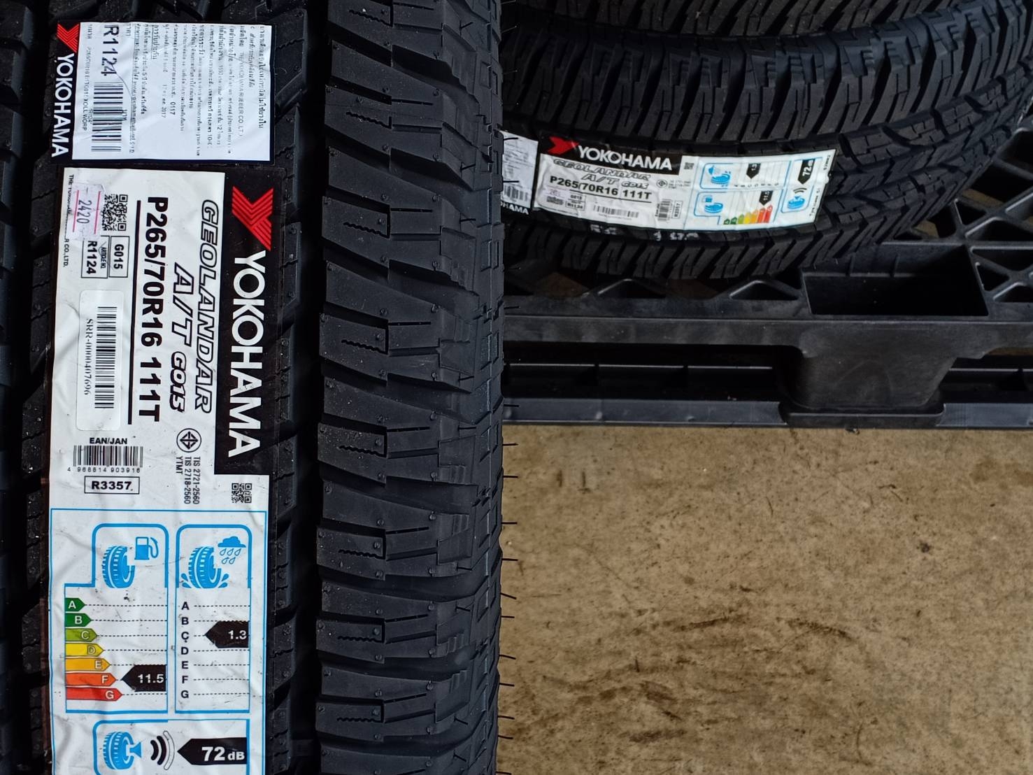 YOKOHAMA 265/70R16 GEOLANDAR A/T G015 111T (ตัวหนังสือขาว) MADE IN THAILAND