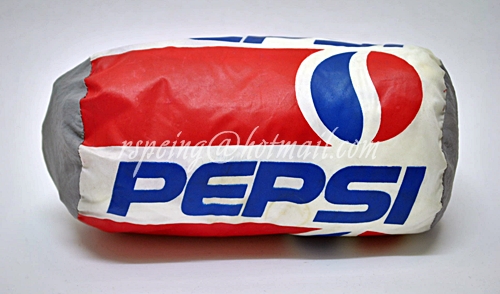 เสื้อผ้าร่มในถุง Pepsi
