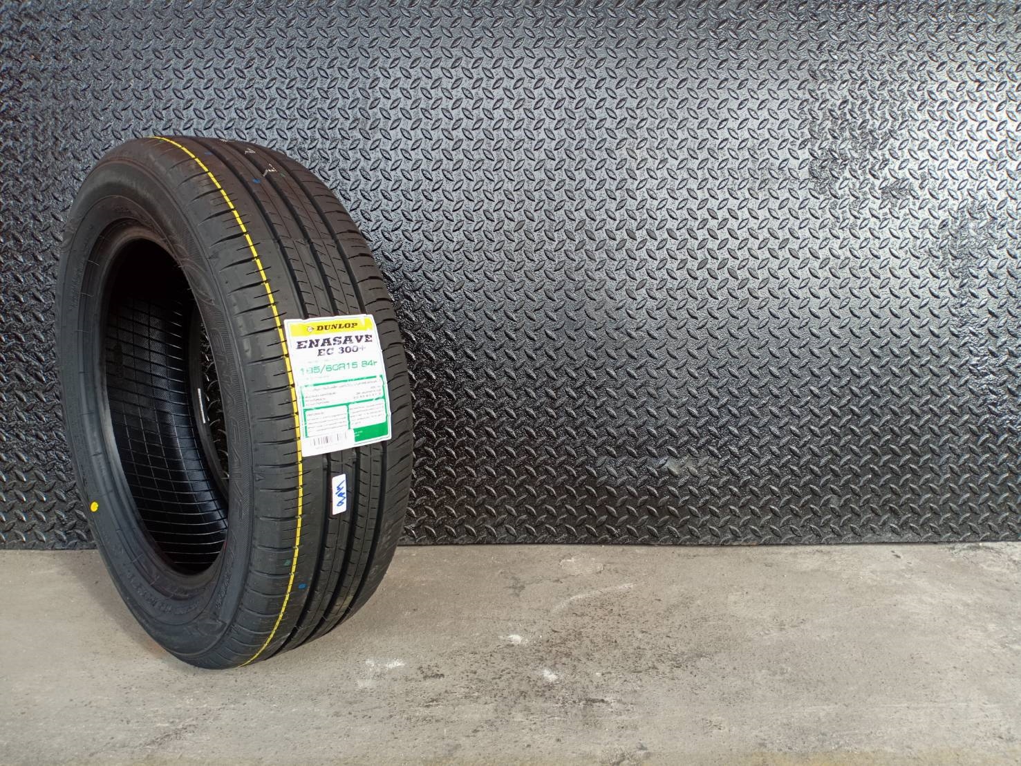 DUNLOP 185/60R15 ENASAVE EC 300+ ราคาส่ง