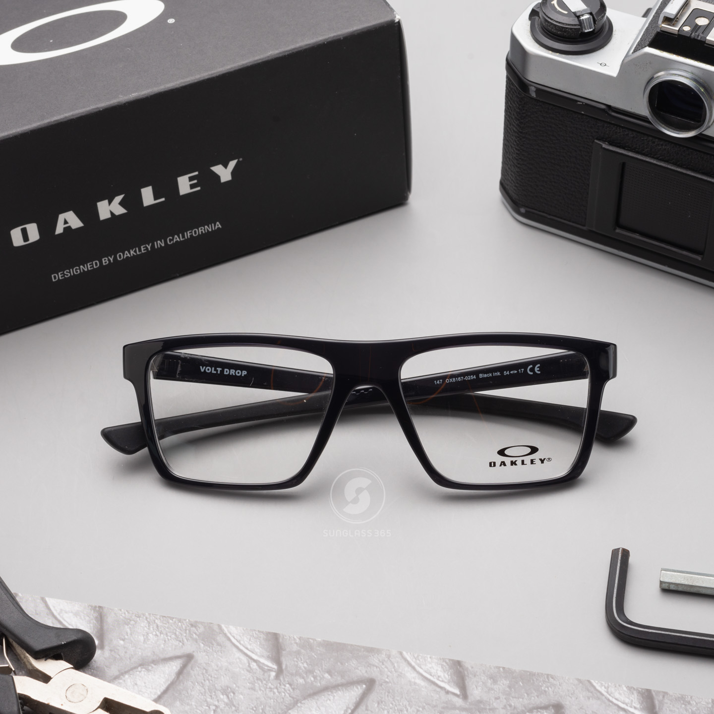 Oakley Volt Drop OX8167-02 Black Ink