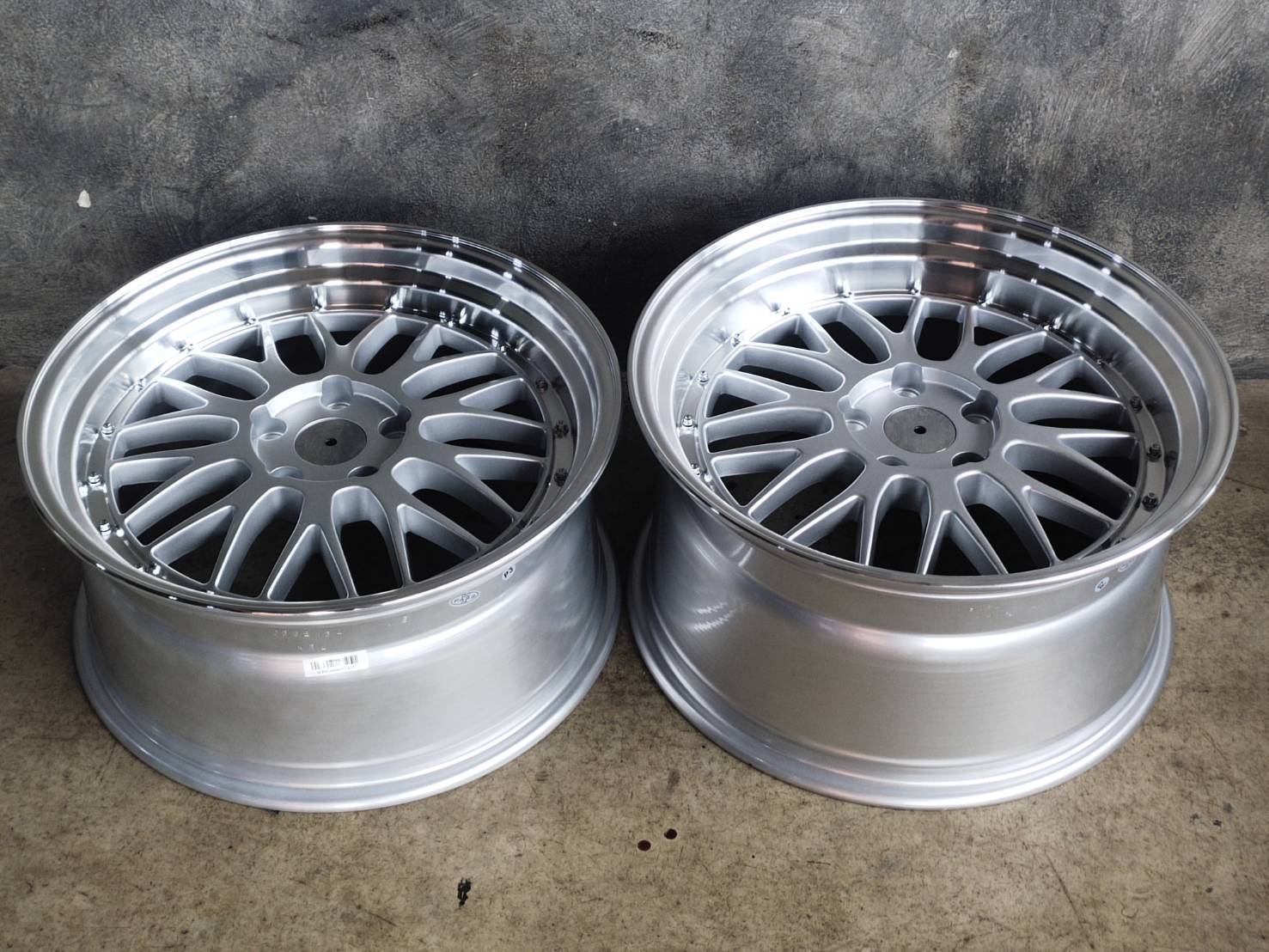 LMR 18X8.5/9.5 5X113 ET+33 SILVER MACHINE/LIP SIVER REVIT