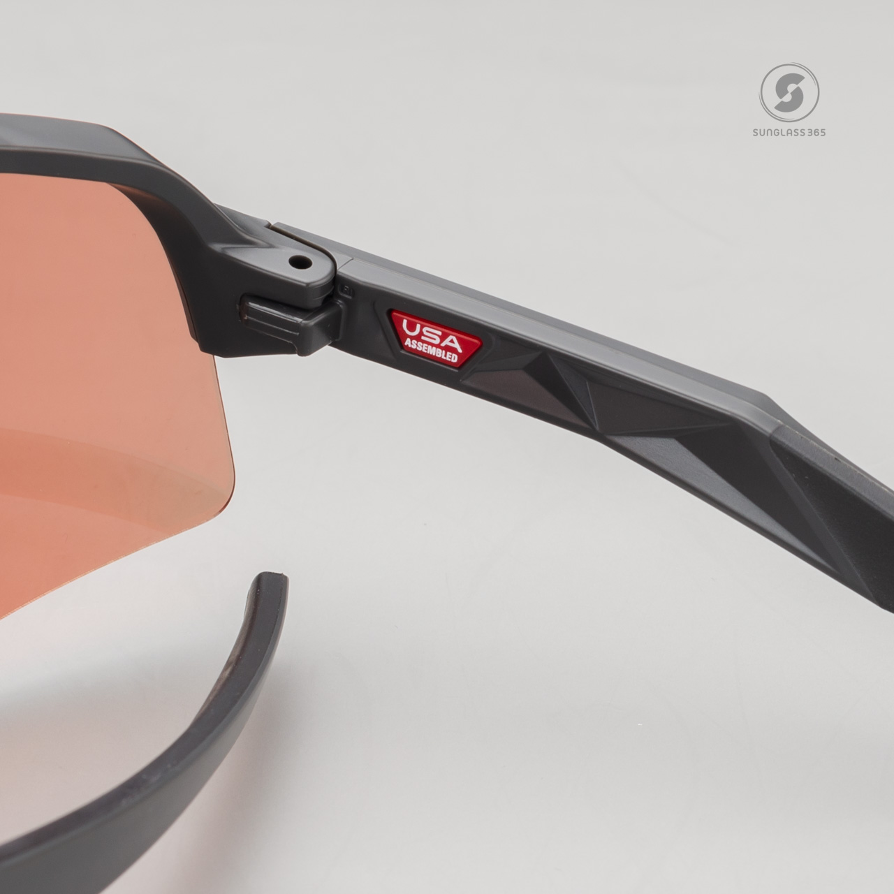 OAKLEY OO9465-02 Sutro Lite Sweep Matte Carbon Prizm Trail Torch