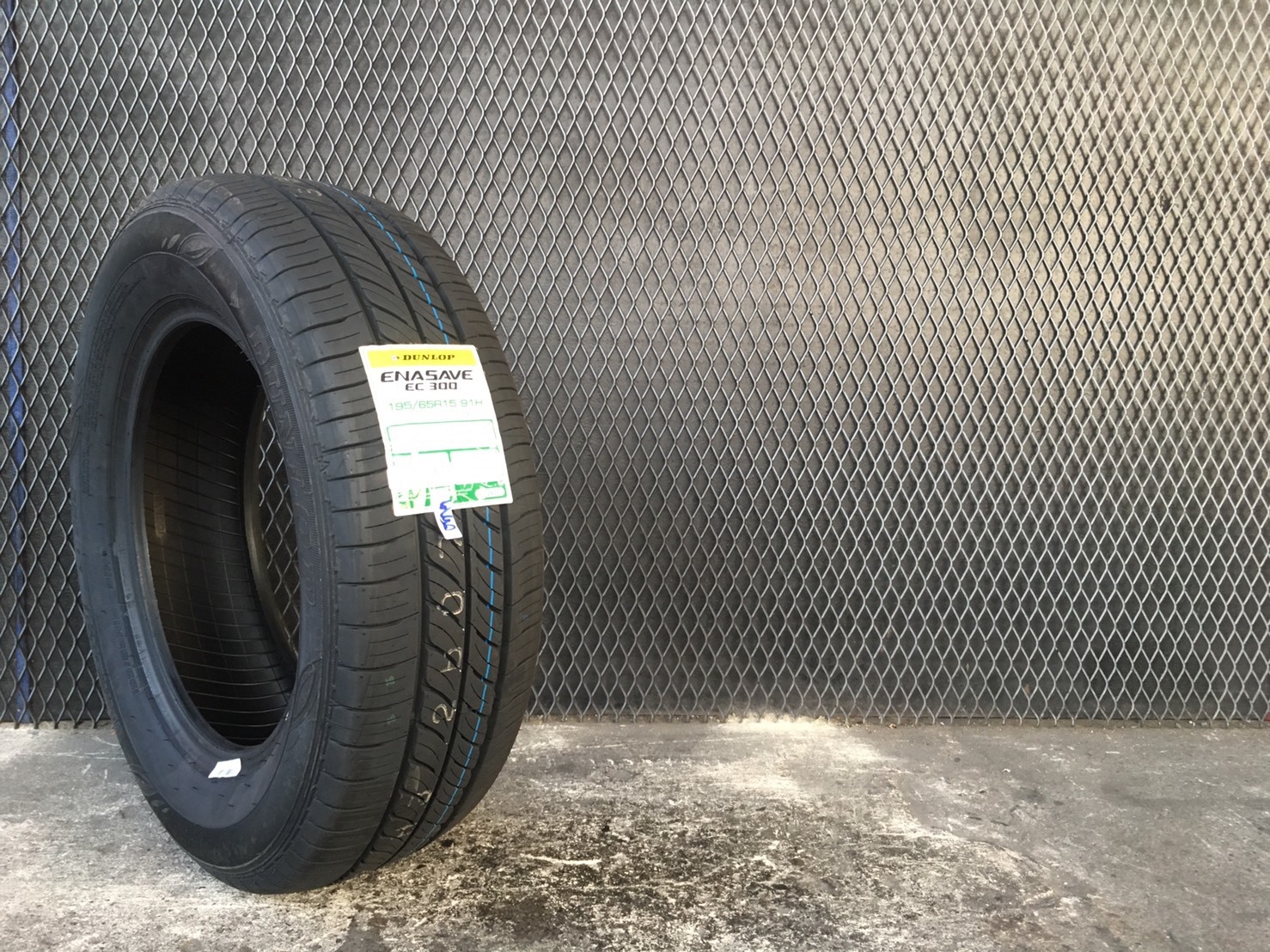 มาใหม่ DUNLOP ENASAVE EC300 ยางปี19 สำหรับรถเก๋ง ราคาพิเศษ