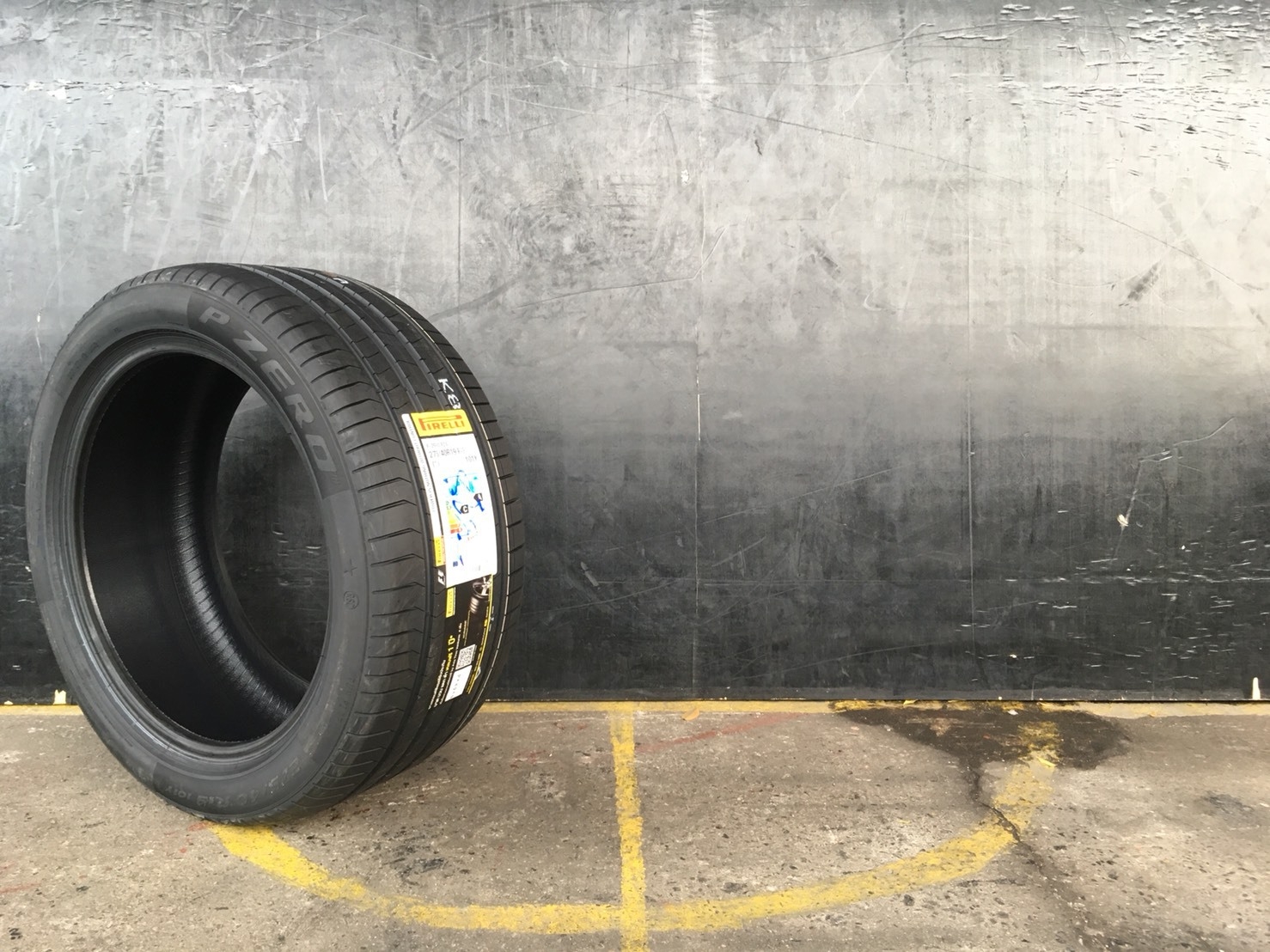 PIRELLI PZERO RFT (PZ4) 275/40-19 เส้น 13800 ปกติ 16800