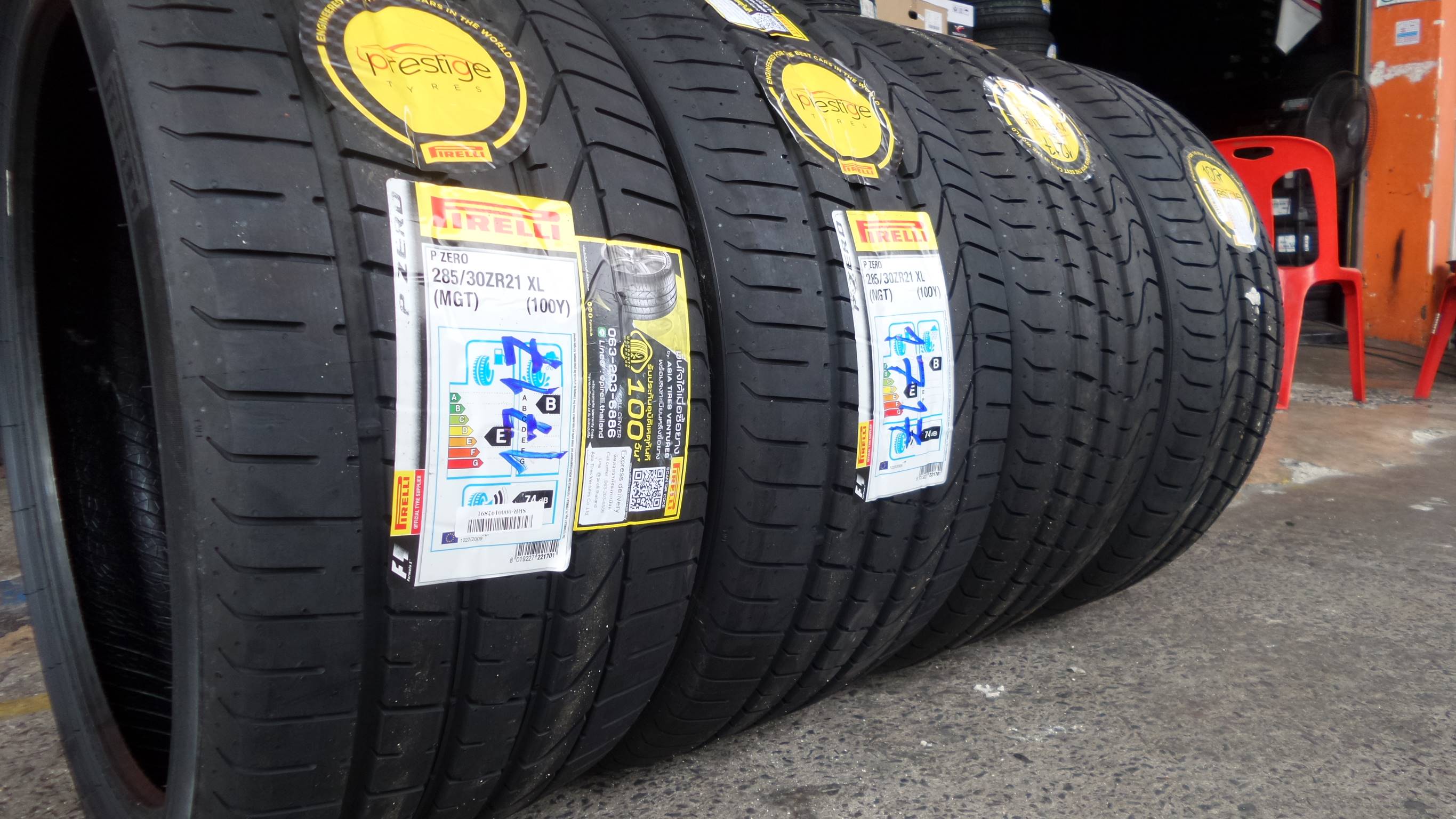 PIRELLI ZERO 285/30-21 เส้น 21000 ปี17