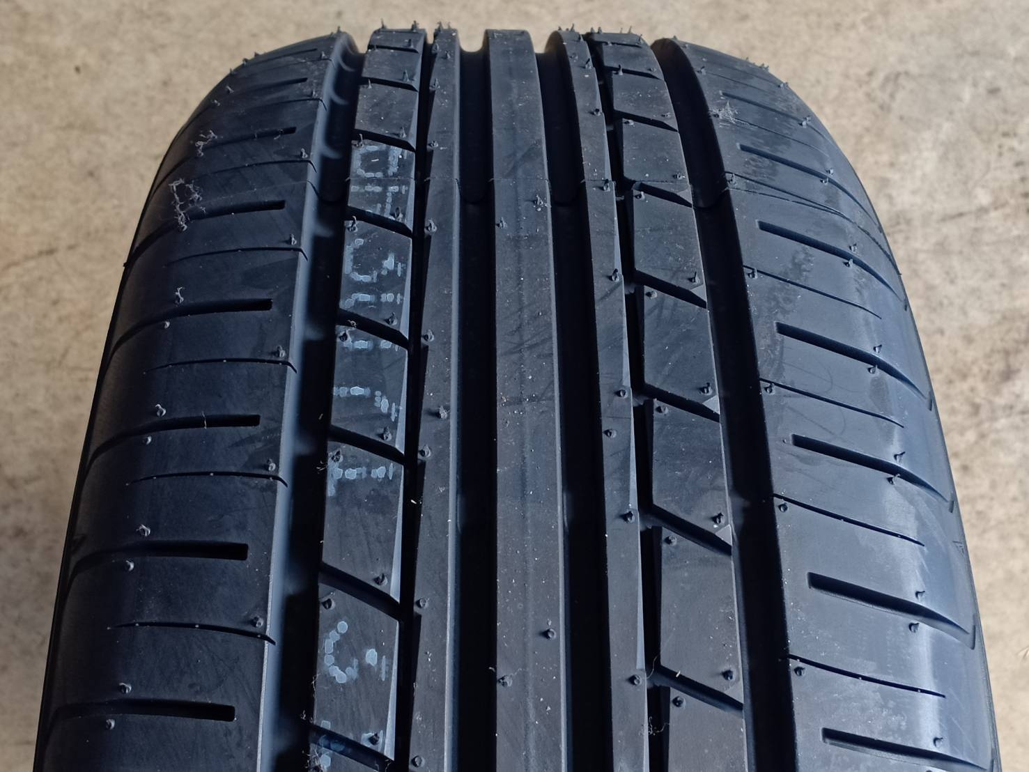 YOKOHAMA 215/55R16 ALLIANCE 030EX 97V MADE IN JAPAN