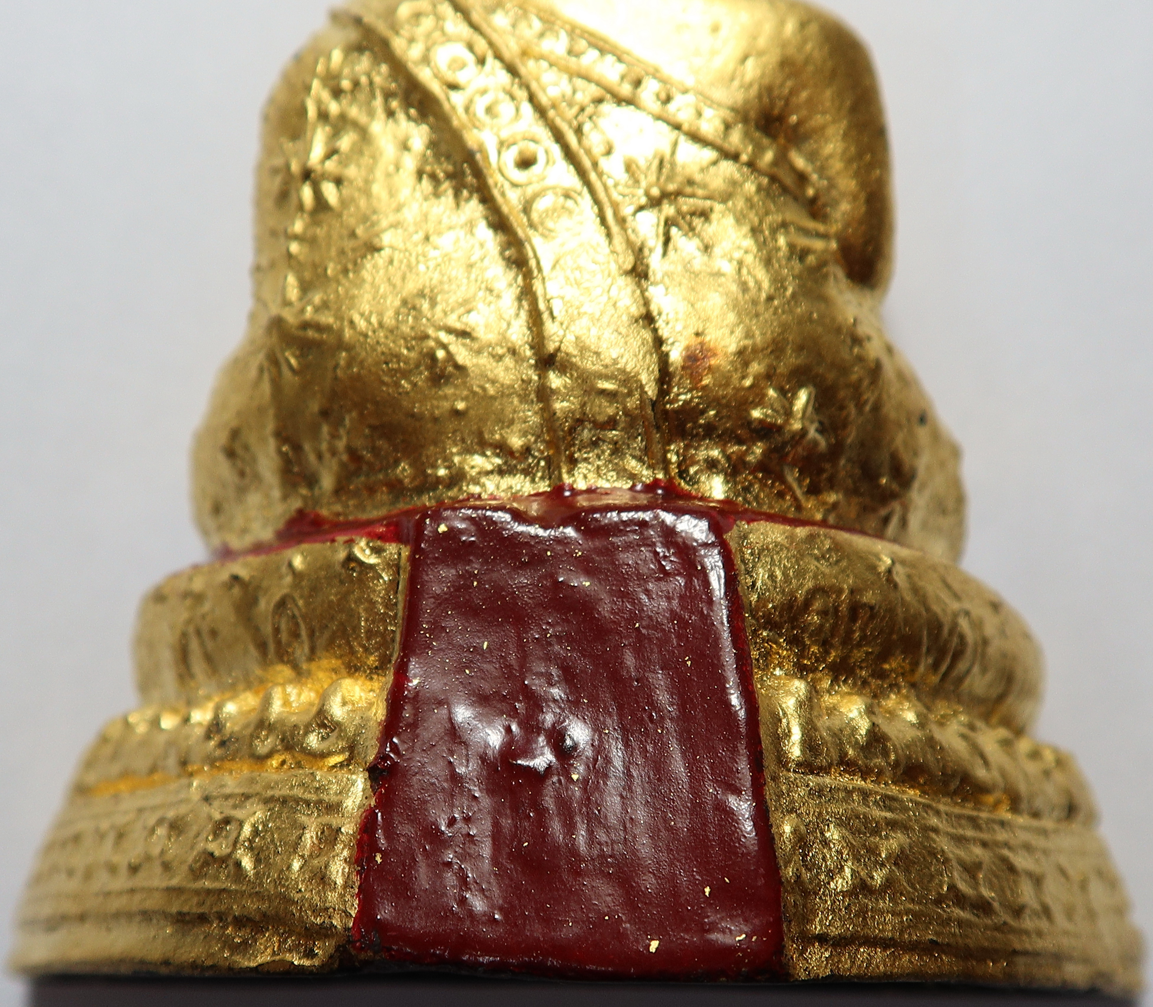 3654 พระสังกัจจายน์ สมัยรัตนโกสินทร์ เนื้อทองเหลือง อุดดินไทย ปิดทองแท้ - ปิดทองใหม่ หน้าตัก 1.9 นิ้ว ฐานกว้าง 2.9 ซ.ม. สูง 2.9 ซ.ม.