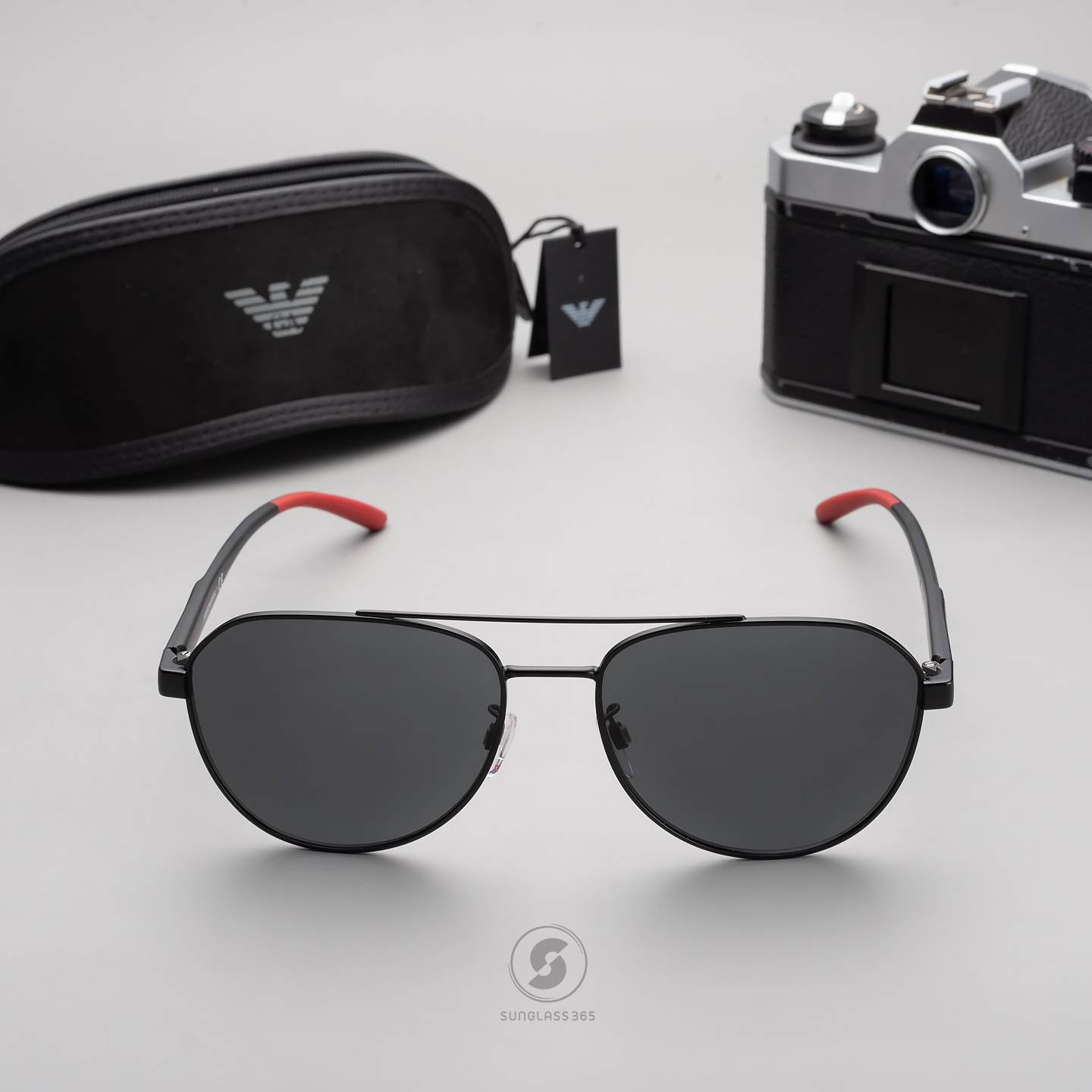 แว่นกันแดด Emporio Armani EA2129D 300187