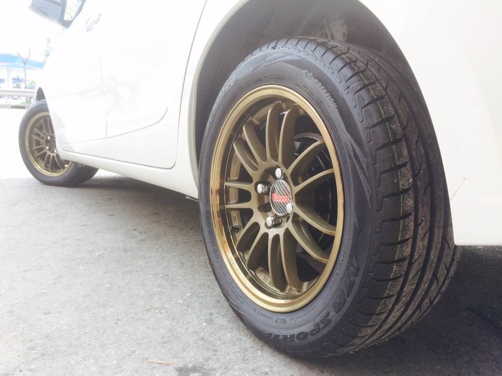 ล้อใหม่ RE30 ขอบ15 พร้อมยางชุด 12500 ปกติ 19500