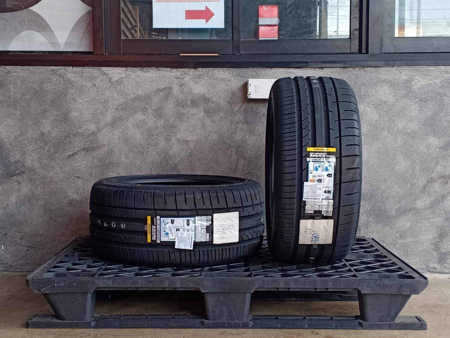 DUNLOP 255/40ZR17 SP SPORT MAXX 050+ 98Y XL MADE IN JAPAN