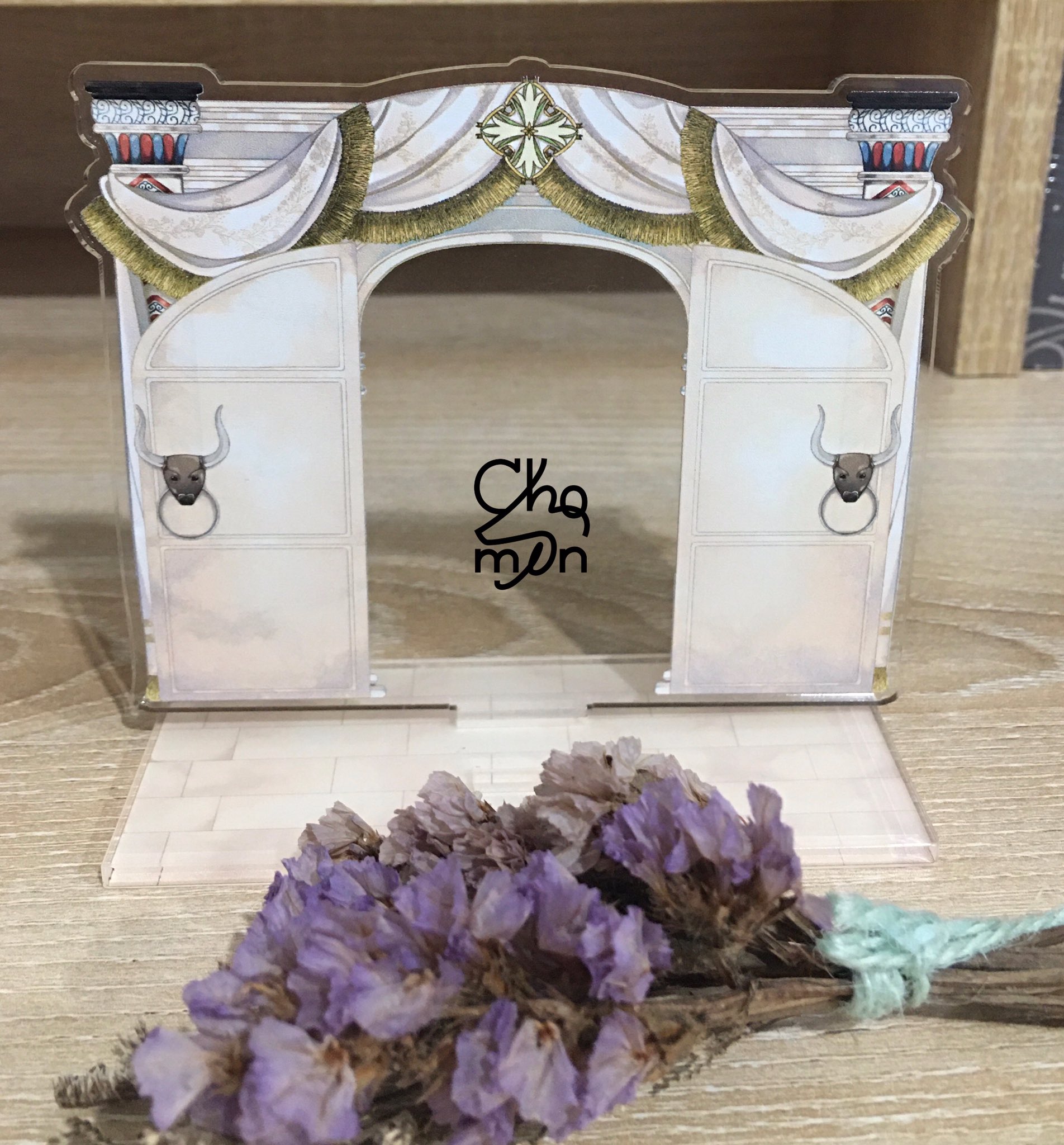 สแตนดี้อะคริลิคพร้อมฉาก เรื่องมหาบุรุษแห่งครีตัน [ส่งฟรี]