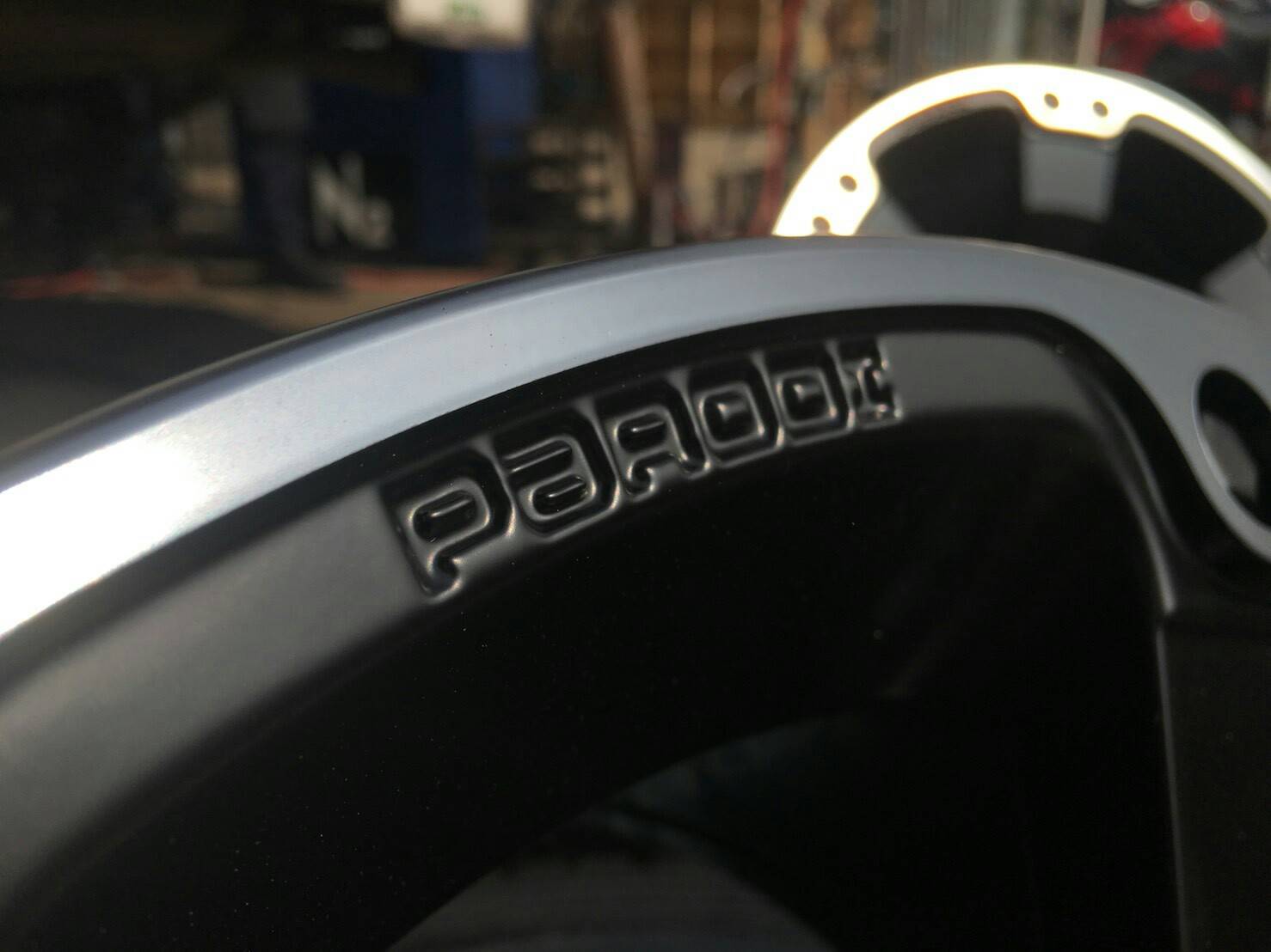 PARODI ROAR ขอบ16 5รู114.3 ใส่ วีโก้