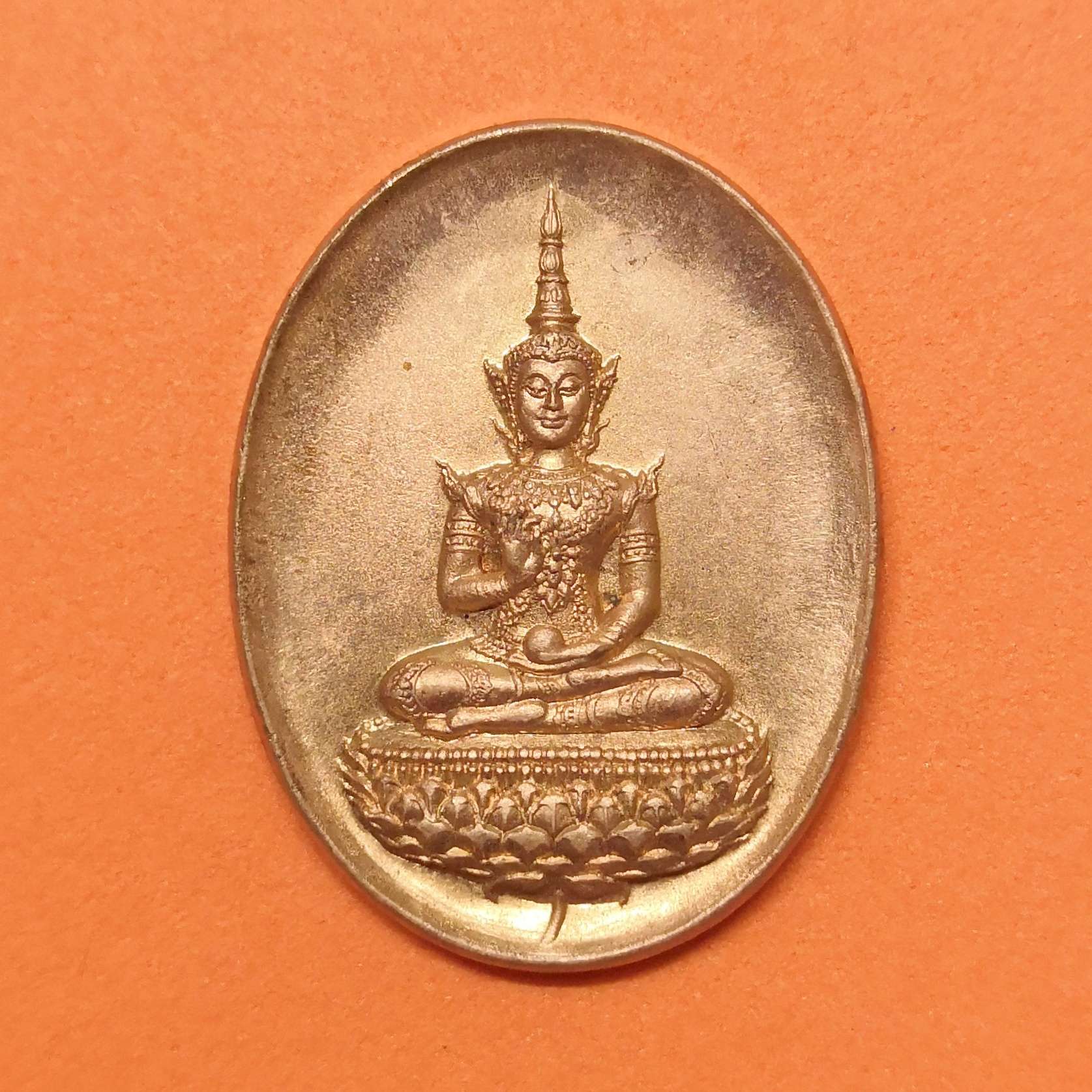 เหรียญ พระสุนทรีวาณี รุ่นสร้างพระอุโบสถ วัดวังพิกุลวราราม จังหวัดพิษณุโลก สูง 3 เซน