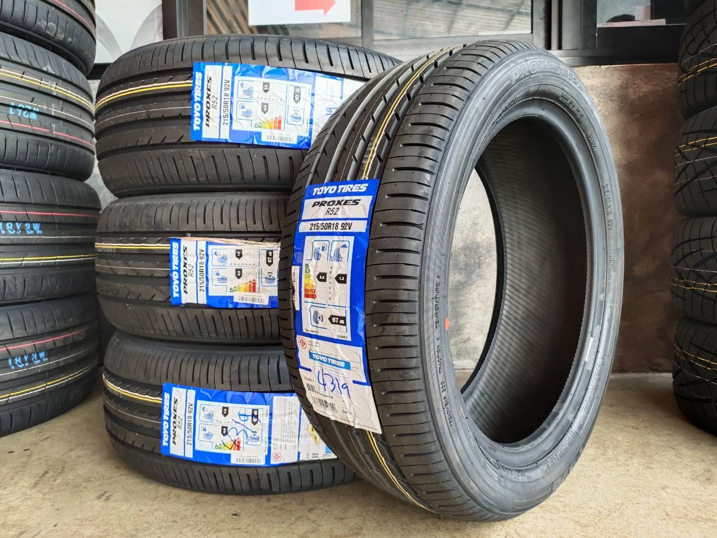 ยางมาใหม่ TOYO PROXES R52 215/50R18 ราคาพิเศษ