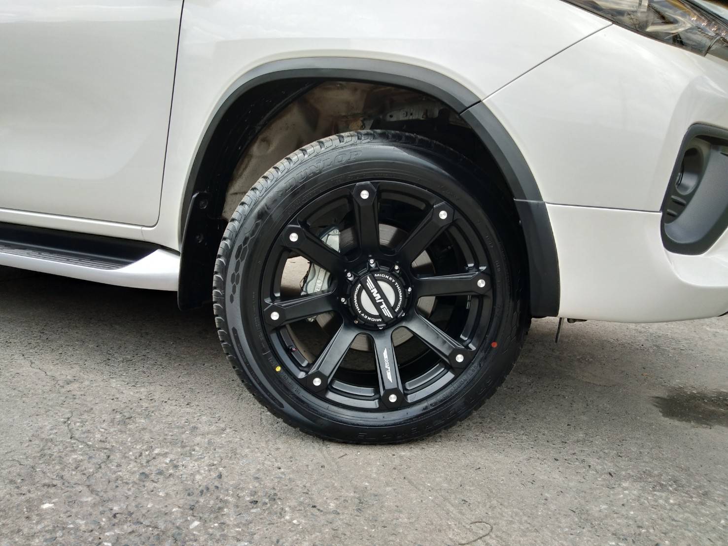 ล้อแท้ MICKEY THOMPSON ROUSH ขอบ20