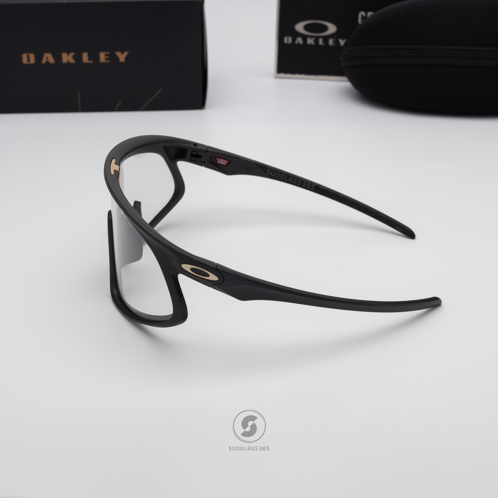Oakley RSLV OO9484D-06 Matte Carbon Clear Iridium Photochromic