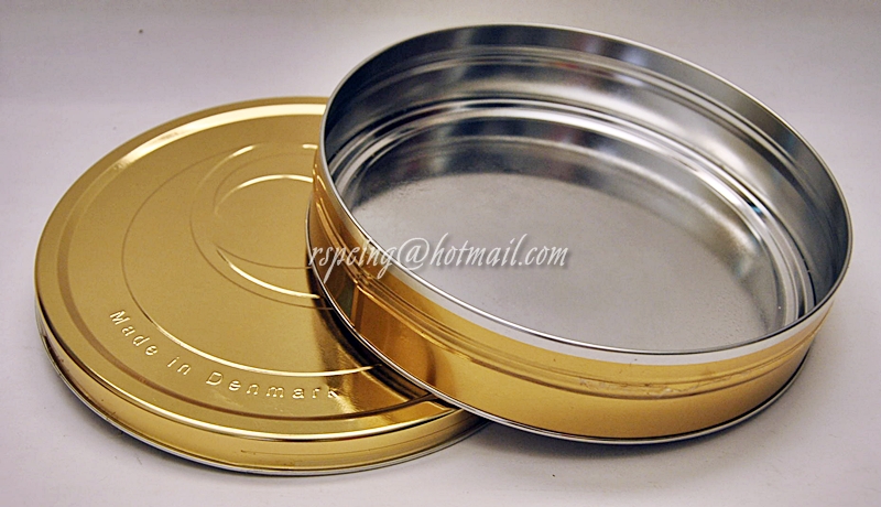 กล่องขนมทรงกลมสีทอง Made in Denmark