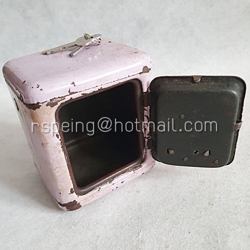 กระปุกออมสิน โลหะ ตู้เซฟวินเทจสีม่วง (พร้อมกุญแจ)