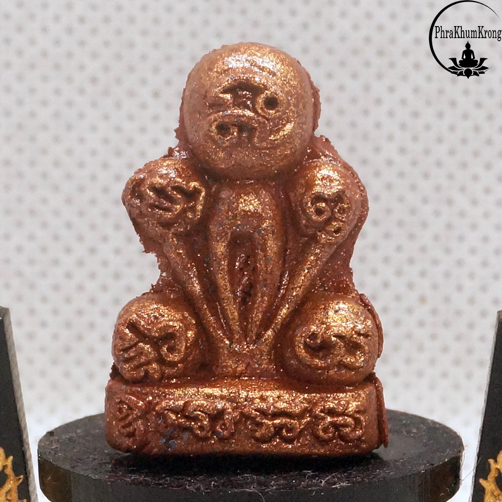 ปิดตาผงพรายกุมาร ย้อนยุคกระดูกผีวัดโพธิ์ หลวงปู่เณรแก้ว คัมภีโร วัดอุดมไพรสณฑ์ เนื้อสีน้ำตาล