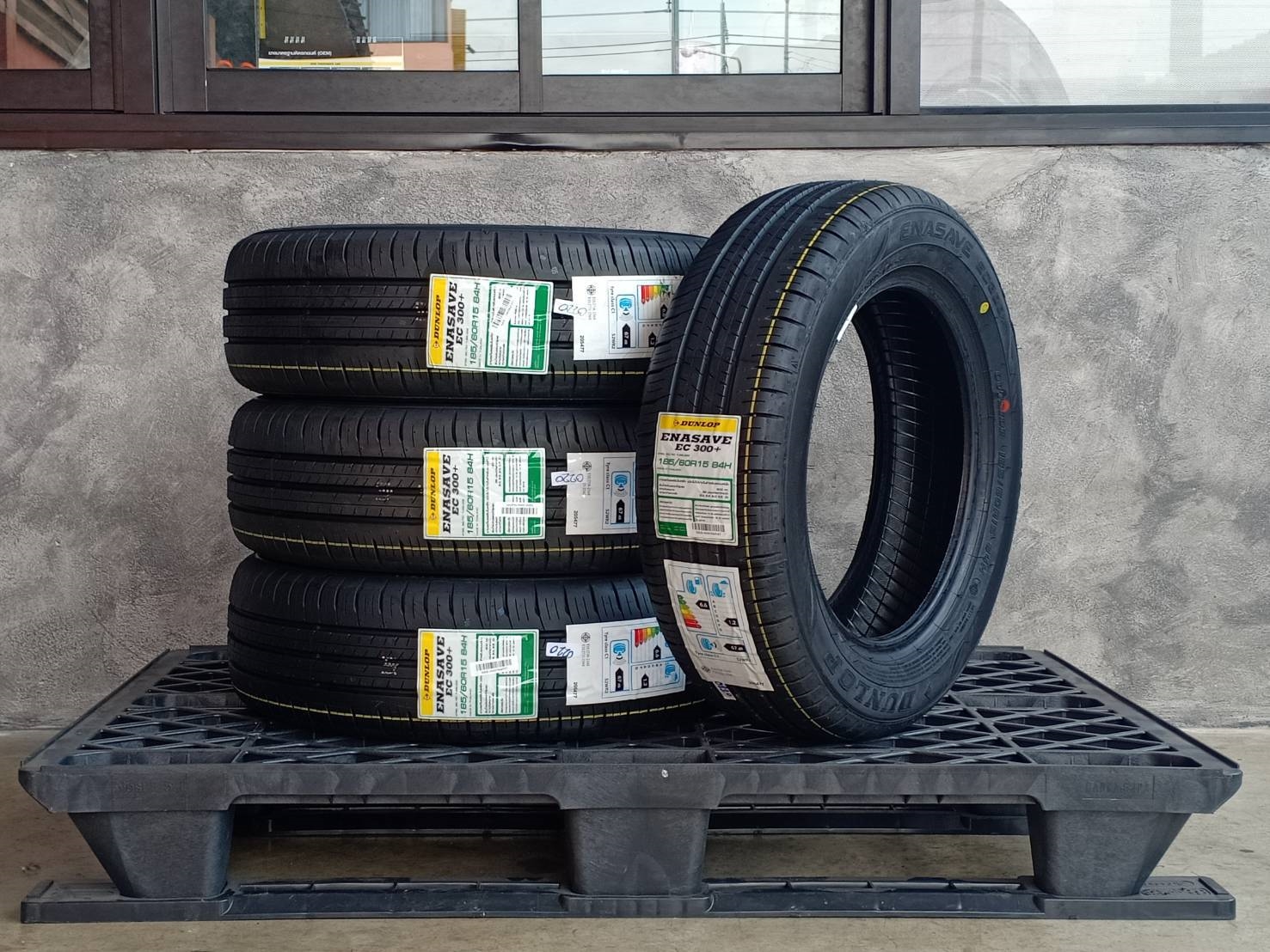 DUNLOP 185/60R15 ENASAVE EC 300+ 84H MADE IN THAILAND