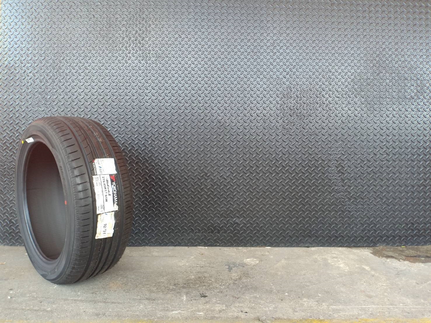 ยางญี่ปุ่น ปี18 ลดราคา YOKOHAMA BLUEARTH-A AE50 215/45-17