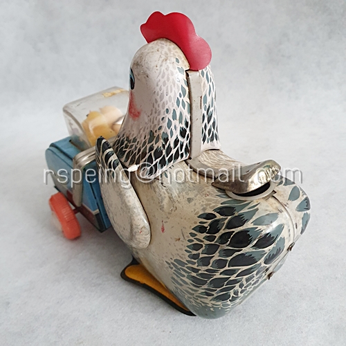 ของเล่นสังกะสีวินเทจ ยุค 60 แม่ไก่เข็นลูกไก่ออกไข่ (สภาพโชว์)