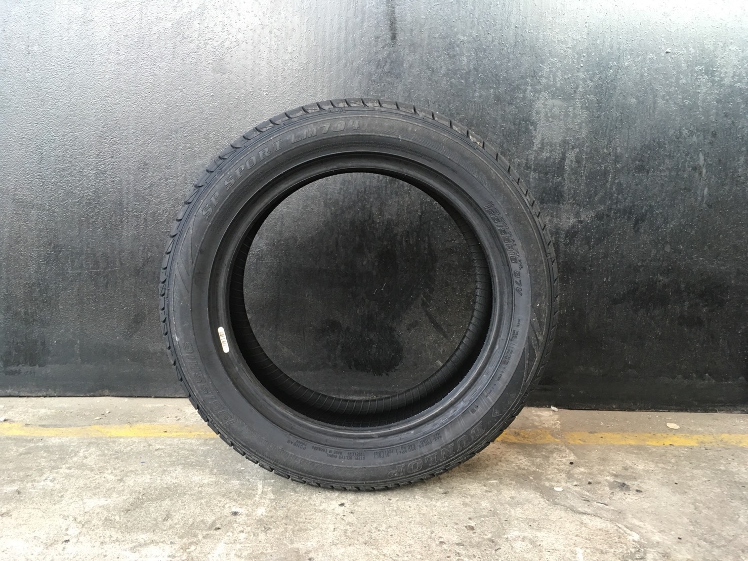 DUNLOP LM704 195-55-16 ปี18 ซื้อ2แถม2