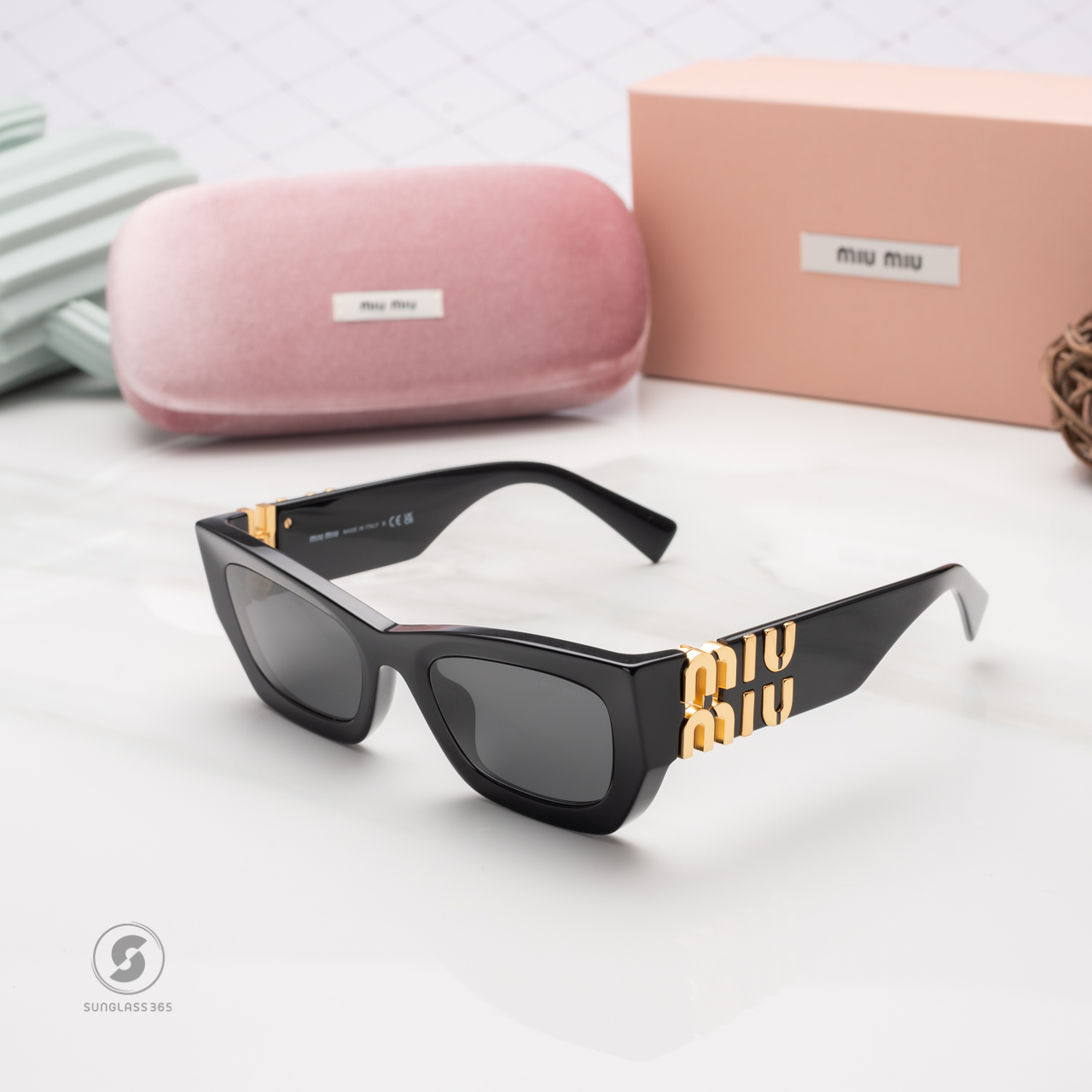 แว่นกันแดด Miu Miu Glimpse MU09WS 1AB5S0