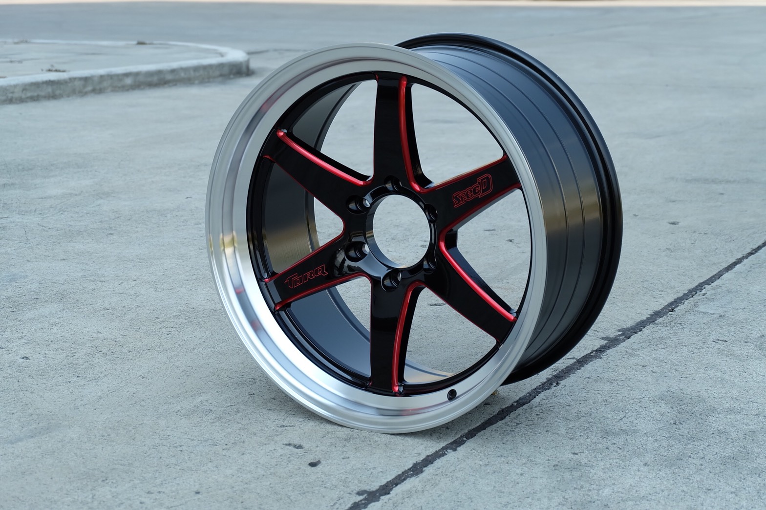 ล้อใหม่ ลายล่าสุด TORQ D1S ขอบ20 กลึงก้าน แดง