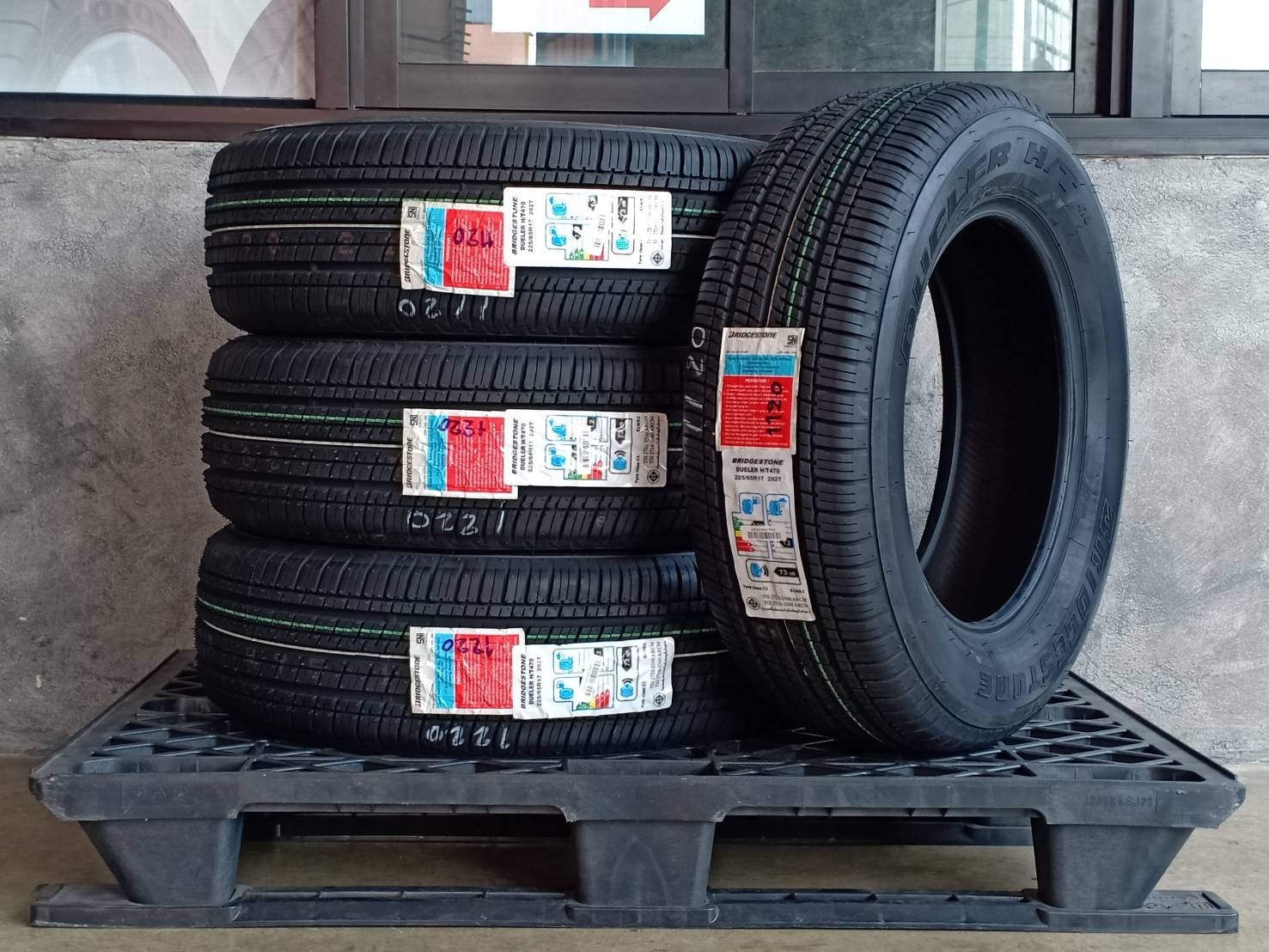 BRIDGESTONE 225/65R17 DUELER H/T 470 102T MADE IN INDONESIA