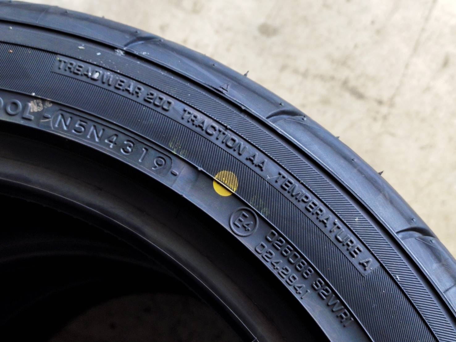 YOKOHAMA ADVAN NEOVA AD08R 235/45R17 ปี19 ผลิตปรายปี