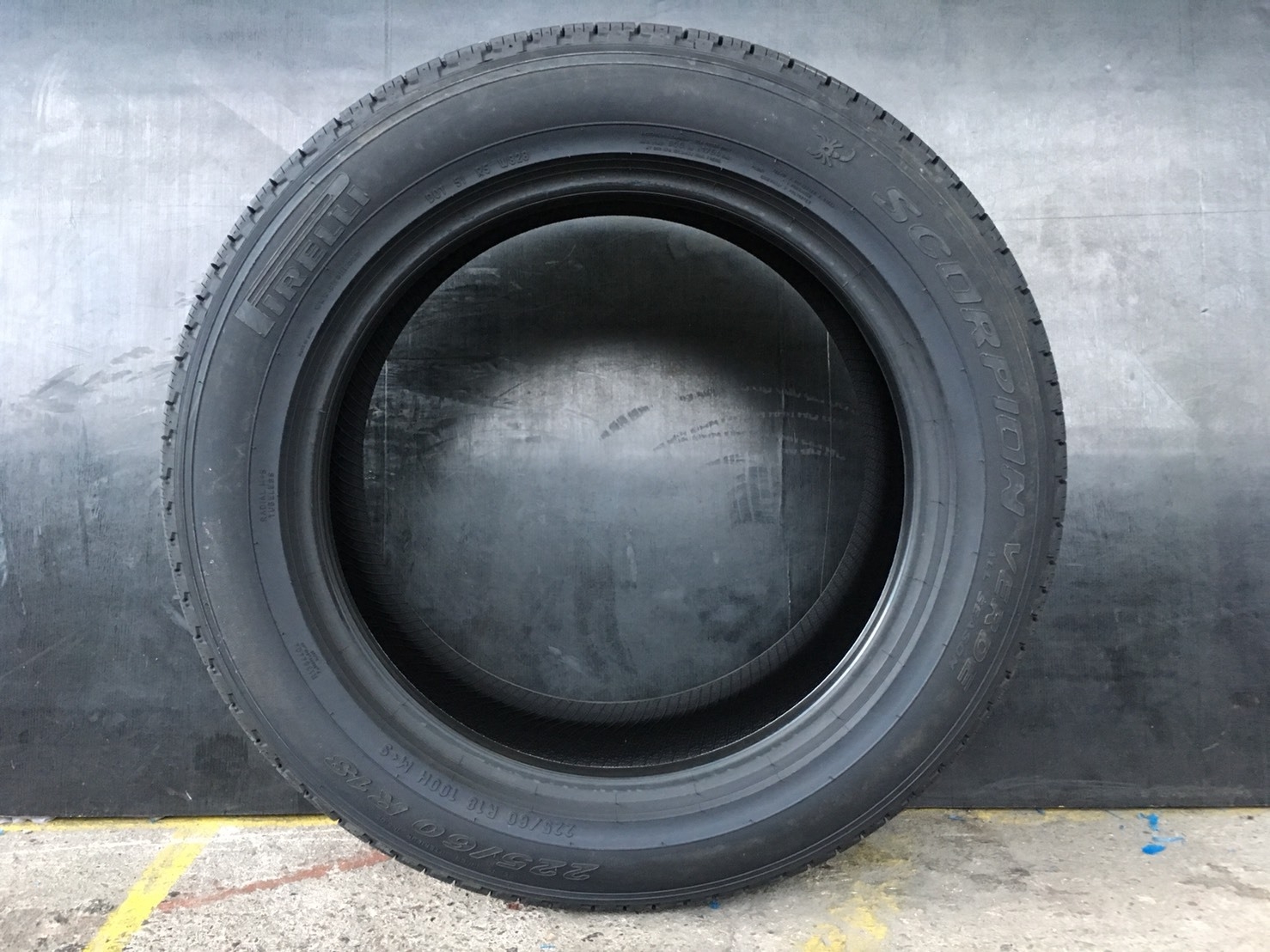 PIRELLI SCORPION VERDE ALL SEASON+ 225/60-18 เส้น 5400 บาท ปี18 ปกติ 8500