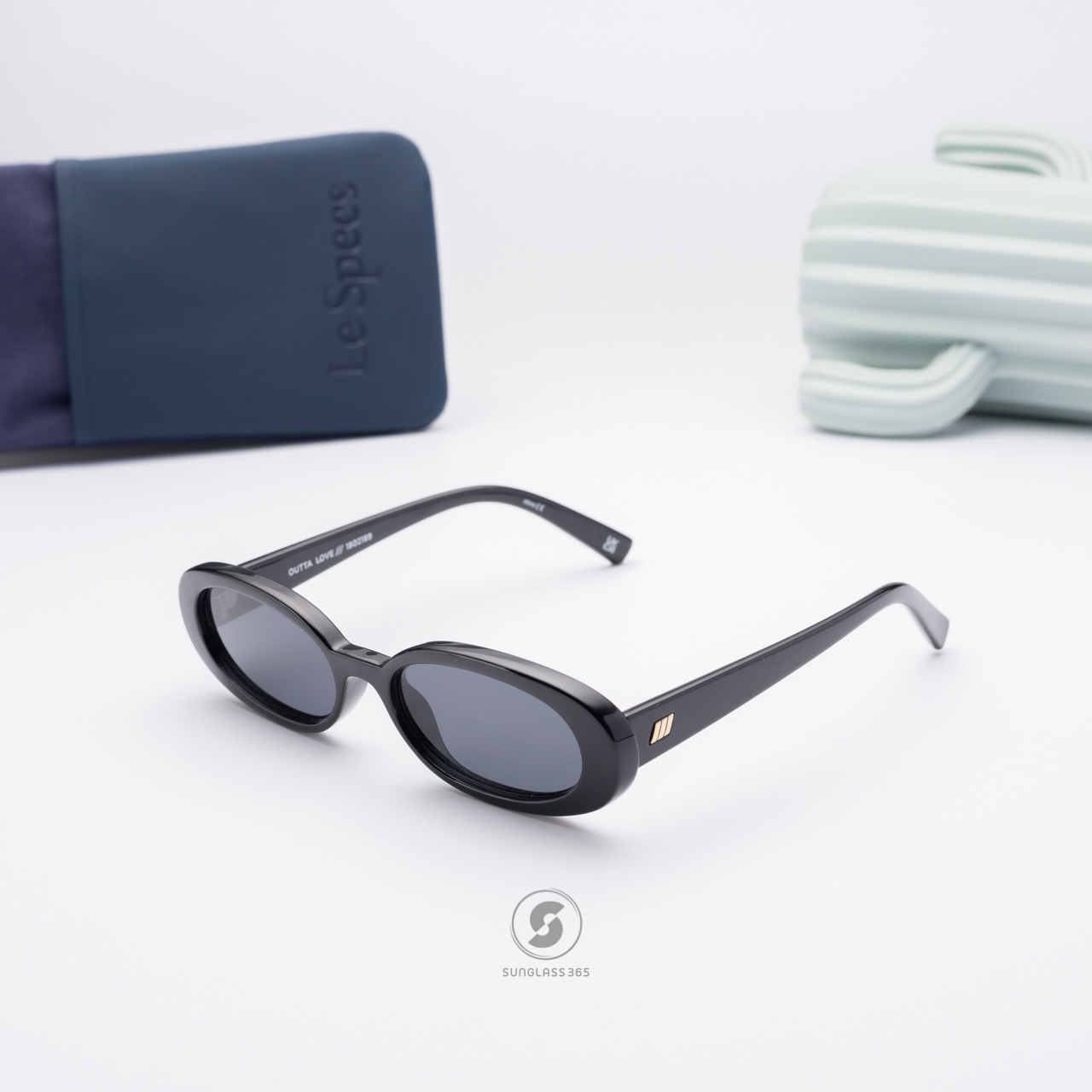 แว่นกันแดด Le Specs LSP1802189 Outta Love Black