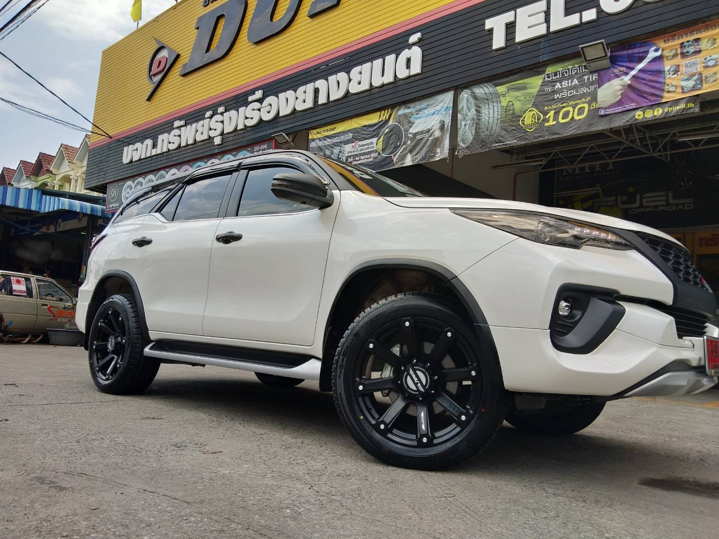 ล้อแท้ MICKEY THOMPSON ROUSH ขอบ20