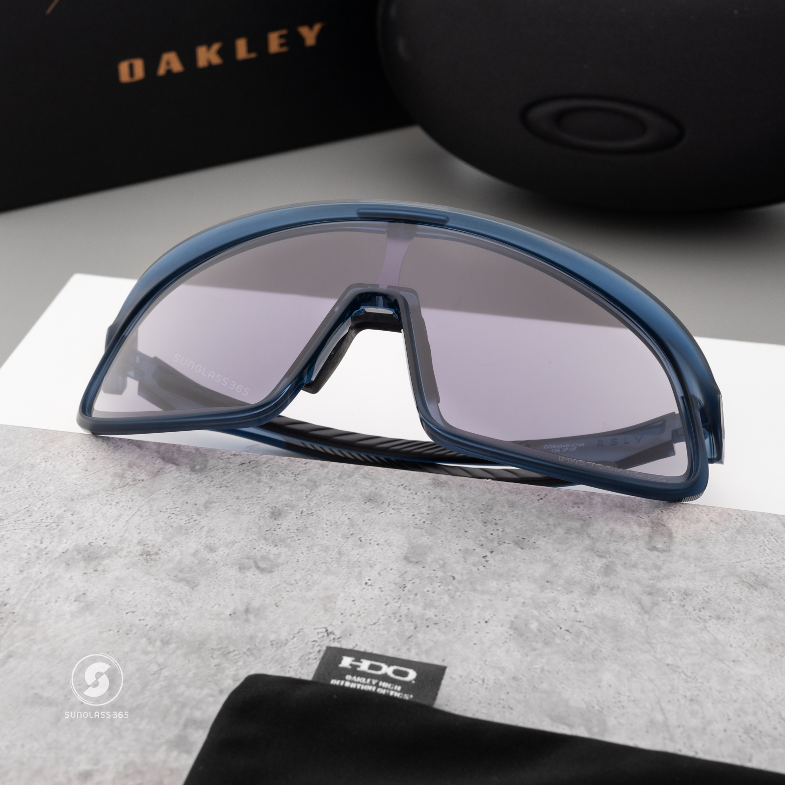 Oakley RSLV OO9484D-07 Matte Transparent Stonewash Clear Iridium Photochromic
