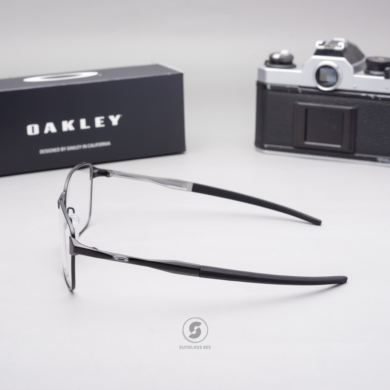 Oakley Dagger Board OX3005-01 Satin Black